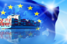 TT. Trump dự kiến áp thuế 15–20% lên toàn bộ hàng hóa EU