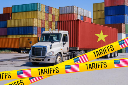 Bloomberg: Việt Nam sốc với mức thuế ông Trump công bố, tìm cách hạ thấp xuống nữa