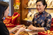 TQ: Mua vàng trên 365 triệu đồng/ngày phải khai báo, chuyên gia phân tích động cơ