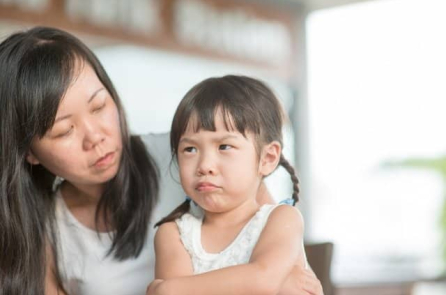 Khi con bắt đầu cãi lại, cha mẹ hãy nói 4 câu này – con sẽ tiến bộ từng ngày
