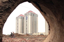 TQ: Bất động sản Vũ Hán xuống dốc không phanh; nợ nần đè bẹp thế hệ 8x