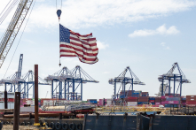 Mỹ gia hạn thêm 90 ngày miễn trừ một phần thuế Mục 301 đối với hàng từ Trung Quốc