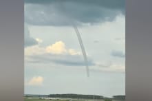 Hiện tượng ‘rồng hút nước’ trên hồ Hắc Long Giang, cột nước phun thẳng lên tận mây