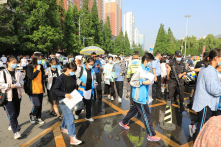 Dữ liệu tự tử của học sinh TQ gây sốc, tỷ lệ ở thanh thiếu niên đứng đầu toàn cầu