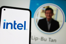 Tổng thống Trump gặp CEO Intel sau khi kêu gọi ông này từ chức