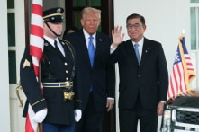 Ông Trump ký sắc lệnh giảm thuế ô tô, hoàn tất thỏa thuận thương mại lớn với Tokyo