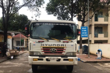 Vụ xe thu gom rác cán tử vong học sinh trong sân trường: Sau tai nạn mới cấm xe vào trường?