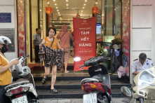 Doanh nghiệp hết vàng, dân chuyển sang tích trữ bạc