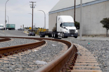 Tất cả xe tải hạng trung và hạng nặng nhập khẩu vào Mỹ sẽ bị áp thuế 25% từ 1/11