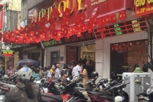 Vàng thế giới phá mốc 4000 USD, doanh nghiệp găm hàng không bán