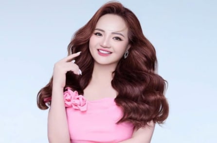 Hoàng Hường bị điều tra thêm hành vi sản xuất, buôn bán hàng giả