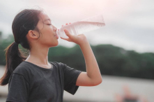 Có phải khát nước đồng nghĩa với mất nước?