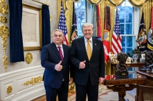 Tổng thống Trump ủng hộ ‘người bạn thực sự’ Orban trước thềm bầu cử Hungary