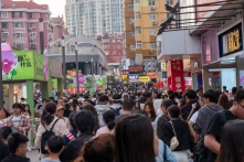 Làn sóng 300 triệu lao động về quê sớm vượt kiểm soát: Bắc Kinh báo động đỏ