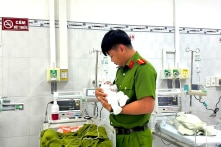 Cứu sống bé gái sơ sinh bị vùi lấp trong lô cao su