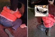 Trung Quốc: Người phụ nữ ở tỉnh Hồ Nam bị khống chế khi cố giật trẻ em giữa đường