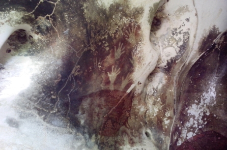 Indonesia phát hiện tranh vẽ trên đá cổ nhất thế giới, hơn 67.800 năm tuổi