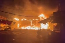 Cháy 4 căn nhà trong khu chợ nội đô TP.HCM sáng 26/1