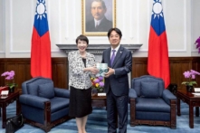 Bước ngoặt chính trị Nhật Bản: Khả năng cao sửa hiến pháp, củng cố hợp tác Mỹ – Nhật – Đài