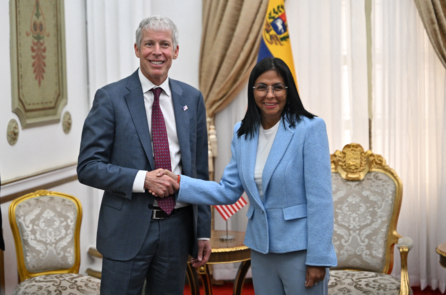 Bộ Tài chính Hoa Kỳ dỡ bỏ lệnh trừng phạt đối với tổng thống lâm thời Venezuela