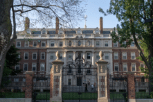 Bộ Chiến tranh Hoa Kỳ cáo buộc Harvard thân ĐCSTQ và bài Do Thái