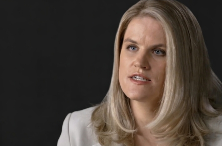 ‘Người thổi còi’ Facebook: Mạng xã hội đẩy trẻ em đến cực đoan