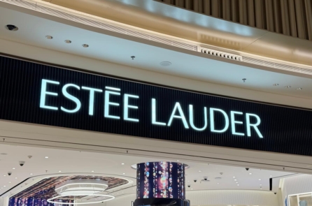 Estée Lauder kiện Walmart vì bán sản phẩm giả mạo