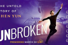 Phim tài liệu UNBROKEN: Phía sau ánh đèn sân khấu