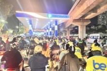 Giá dầu tăng vọt, nhiều nước châu Á khẩn trương ứng phó