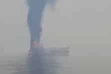 Tàu chở dầu lớn của Kuwait bốc cháy sau khi bị Iran tấn công tại cảng Dubai