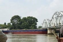 Sà lan tông cầu Ghềnh, nhiều người trên cầu bị thương