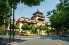 Chính phủ nêu phương án sắp xếp trường học, bệnh viện công lập