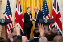 Ông Trump có kế hoạch rút khỏi NATO; Anh triệu tập hội nghị thượng đỉnh eo biển Hormuz