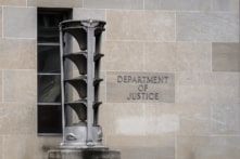 Mỹ truy tố 3 người âm mưu xuất khẩu lậu chip AI sang Trung Quốc