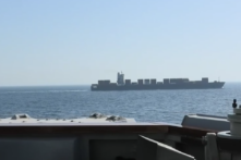 Video: Quân đội Mỹ đổ bộ lên tàu chở hàng của Iran từ tàu USS Tripoli