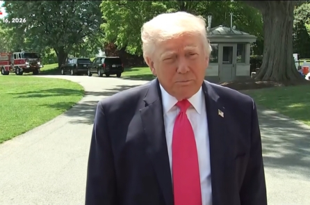 Ông Trump đính chính lời của Bộ trưởng Năng lượng, khẳng định giá xăng sẽ giảm nhanh hơn