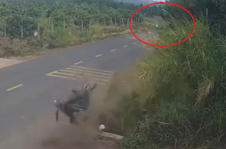 Vụ nam sinh gặp tai nạn tử vong: Đình chỉ một thiếu tá CSGT 