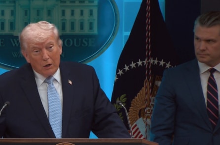 Ông Trump: Mỹ và Iran hợp tác, dọn sạch “bụi hạt nhân” chôn sâu dưới lòng đất Iran
