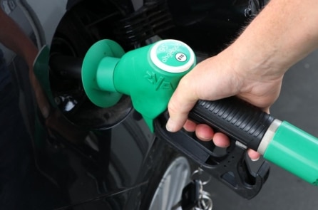 Bộ Công Thương đề xuất bán xăng E10 từ 30/4