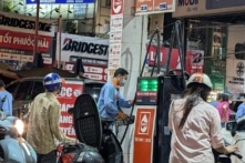 Giá xăng giảm, còn dưới 22.0000 – 23.000 đồng/lít