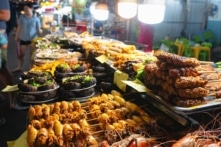 Hà Nội dự kiến lắp 100 camera AI tại khu giết mổ, chợ đầu mối để giám sát ATTP