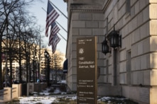 Mỹ yêu cầu ngừng cung cấp thiết bị sản xuất chip cho Hua Hong của Trung Quốc