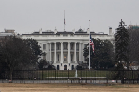 Tòa phúc thẩm cho phép ông Trump tiếp tục xây phòng tiệc Nhà Trắng