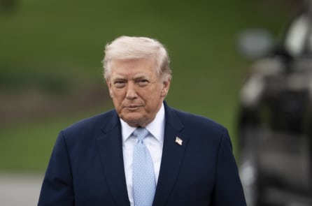 Ông Trump: Không vội đạt thỏa thuận, phong tỏa răn đe Iran hiệu quả hơn ném bom