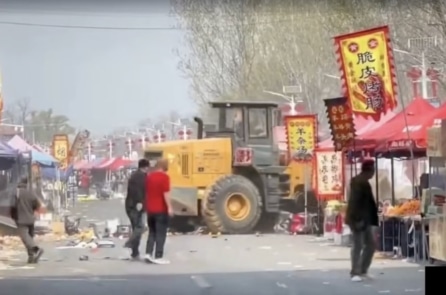 Vụ xe ủi gây thương vong ở Bắc Kinh: thông tin bị kiểm soát, chợ đồng loạt dừng hoạt động