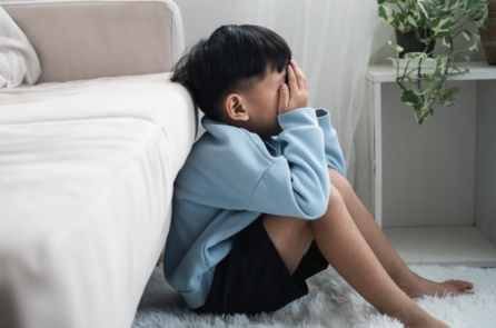 3 dấu hiệu cho thấy bạn có thể đã mang tổn thương thời thơ ấu