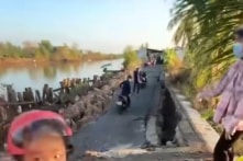 Nâng cấp chưa đầy nửa năm, đường cấp xã ở Cà Mau sụt sâu 1,2m 